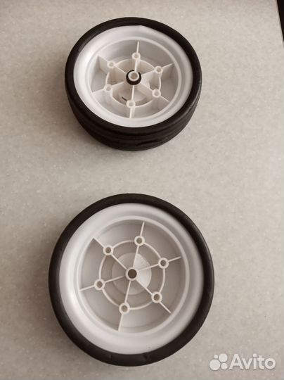 Колеса пластмассовые к д/велосипеду