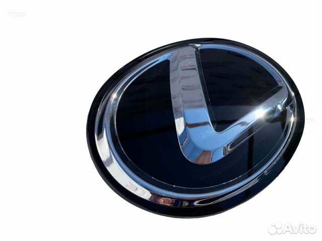 Эмблемма в решетку радиатора Lexus LX 570 L2770