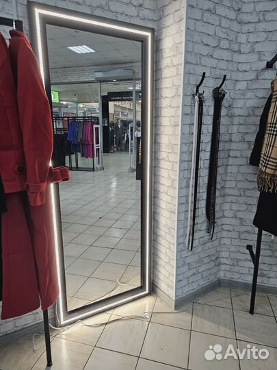 Гримерное зеркало с подсветкой