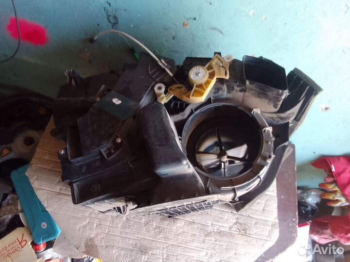 Корпус отопителя салона Renault Logan 1