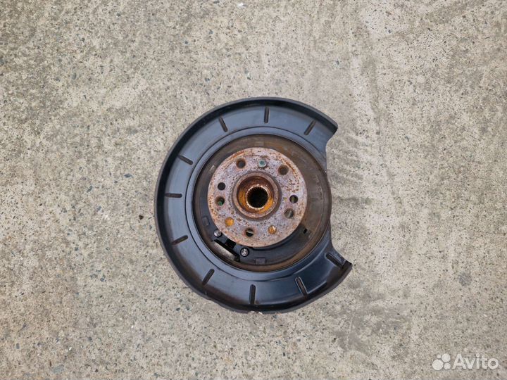 Кулак задний левый и правый для Mercedes W164 W251