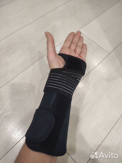 Бандаж компрессионный на лучезапястный сустав