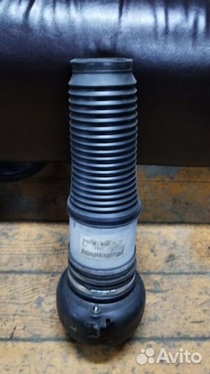 Пневмостойка Audi A8D4 задняя правая