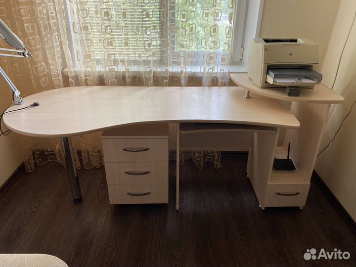 Письменный (компьютерный)стол для школьника бу