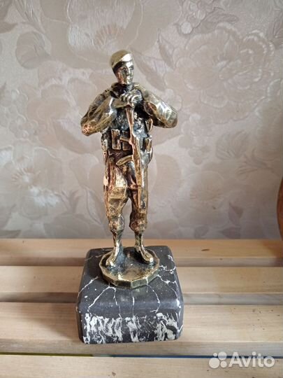Десантник бронза