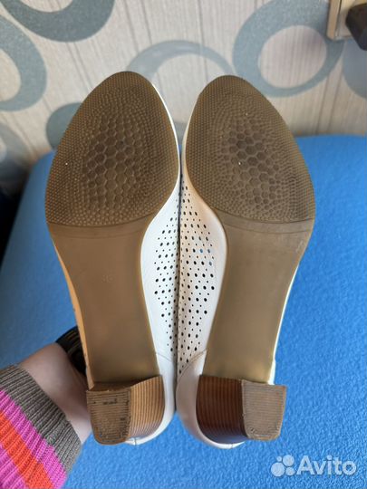 Туфли женские новые 38 белые кожа