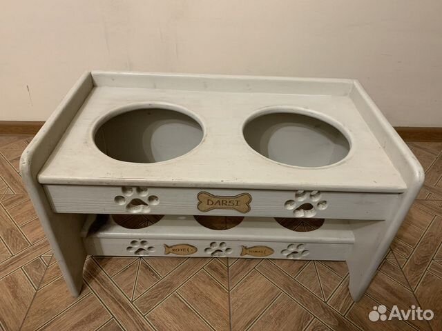 Подставка для кормления собак