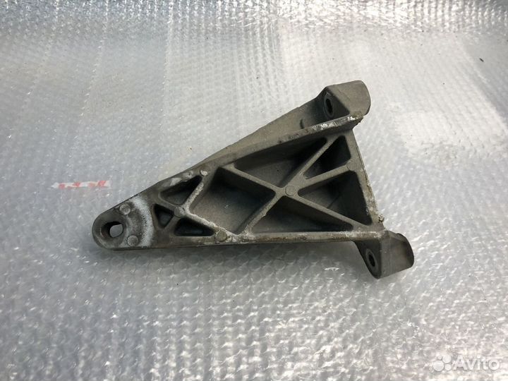 Кронштейн двигателя 4.0L Ford Mustang V 09-14