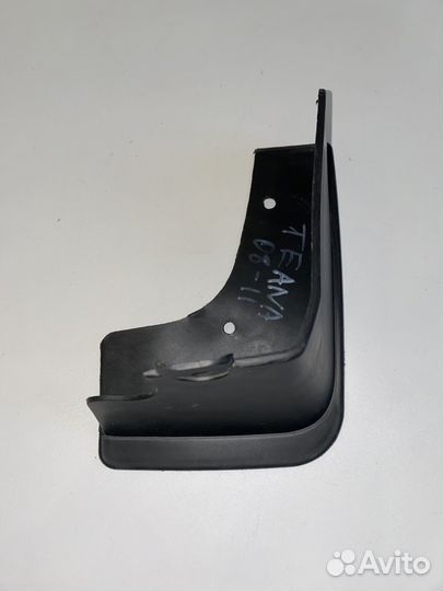 Брызговик передний правый Nissan Teana 32