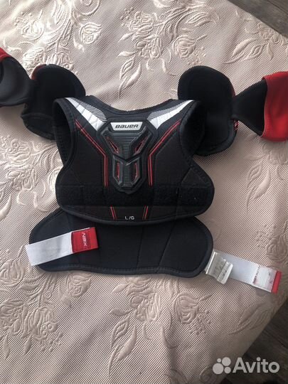 Нагрудник хоккейный бауер