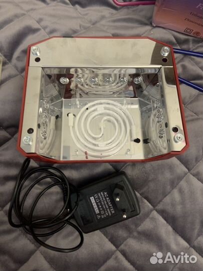 Ультрафиолетовая лампа для ногтей