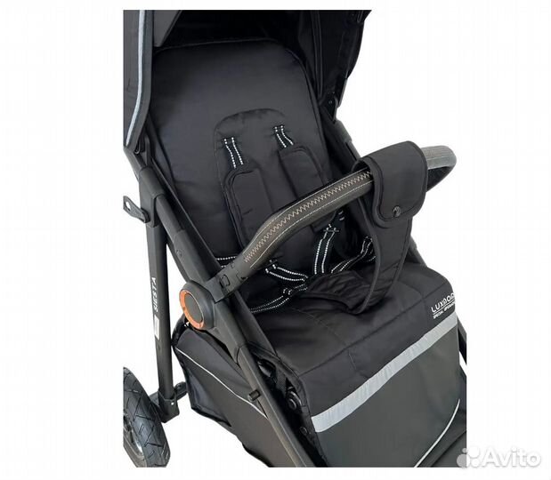 Коляска прогулочная Luxmom V1