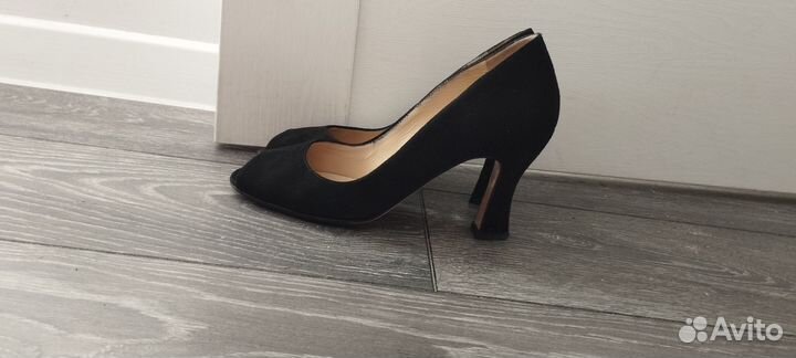 Туфли женские 38 р черные замшевые Carlo Pazolini