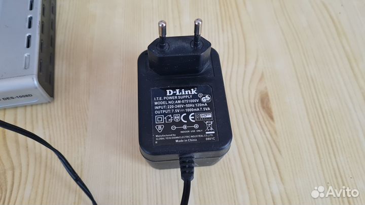 Switch (Hub) D-Link 8 портов (DES-1008D)