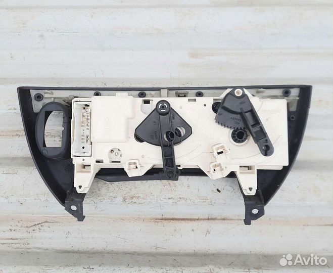 Блок управления отопителем Renault Megan 1