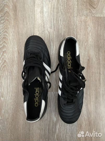 Футбольные бутсы adidas