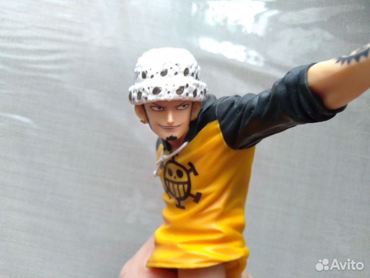 Фигурка аниме one piece trafalgar law