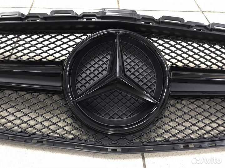 Решетка радиатора AMG 63 на Mercedes W205 до рест