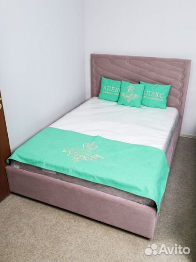 Кровать интерьерная