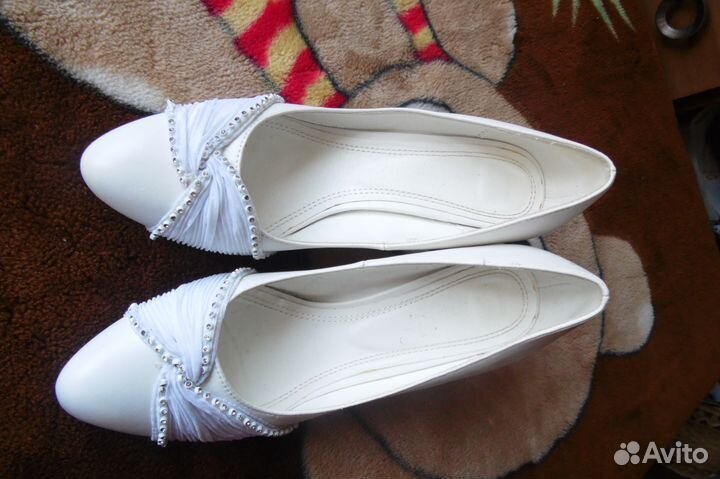 Белые туфли