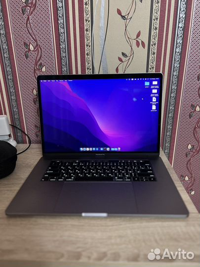 Apple MacBook Pro 15 2018 32gb 1Tb i9