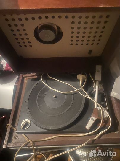 Проигрыватель для виниловых пластинок 