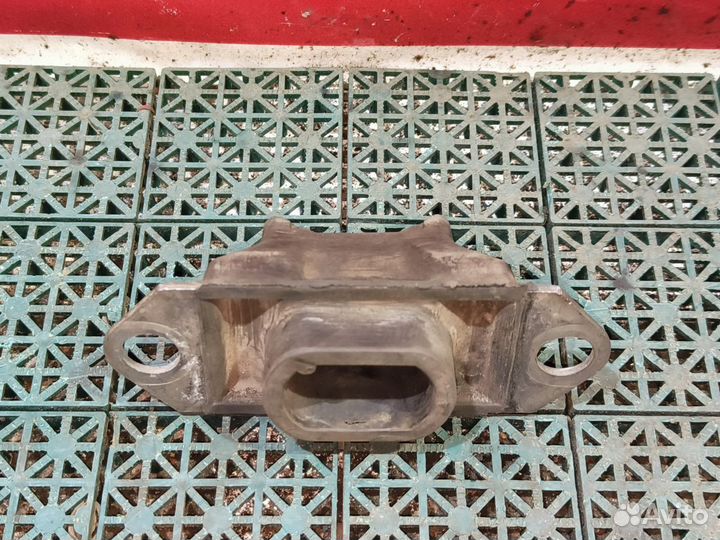 Опора кпп на Rеnаult Logаn I