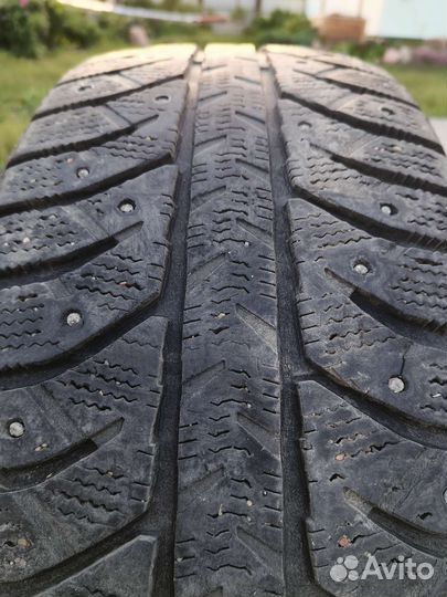 Bridgestone Ice Cruiser 7000 225/65 R17 106