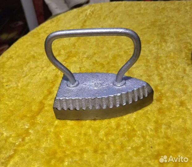 Утюг старинный