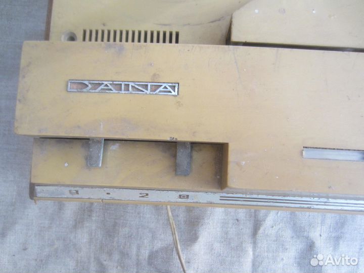 Магнитофон Daina под ремонт