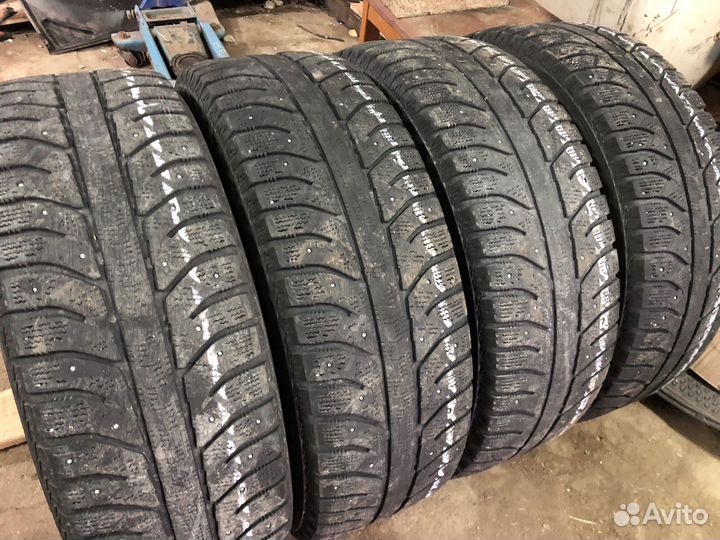 Bridgestone Ice Cruiser 7000 195/65 R15 91T
