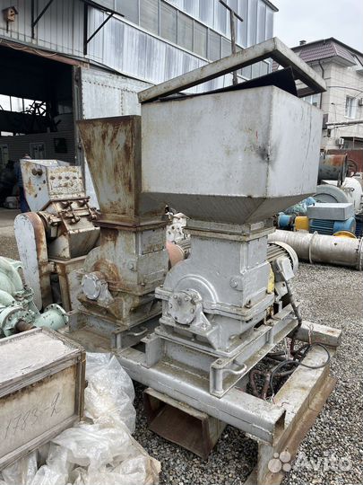 Дробилка молотковая д3Б, две штуки