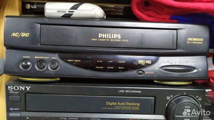 Видеомагнитофоны Philips и Daewoo