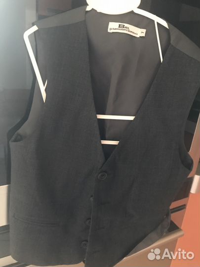 Школьный пиджак и жилетка Borelli в первый класс