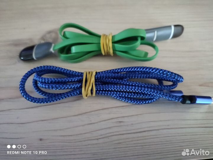 Комбикабель microusb+штекеiphone и синий магнитный