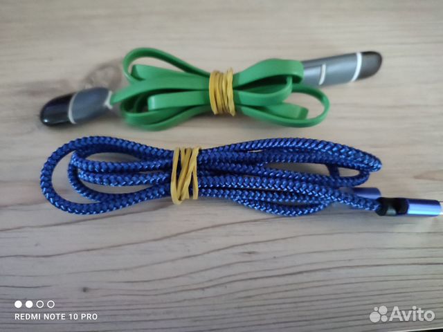 Комбикабель microusb+штекеiphone и синий магнитный