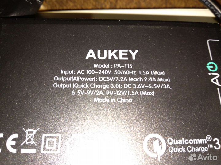 Сетевое зарядное устройство Aukey PA-T15