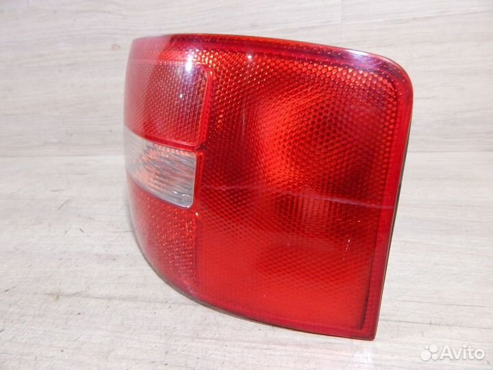 Фонарь задний правый Audi A6 C5 универсал