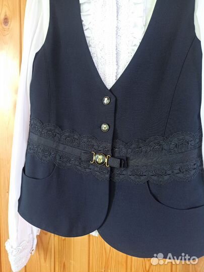 Жилет и блузка 