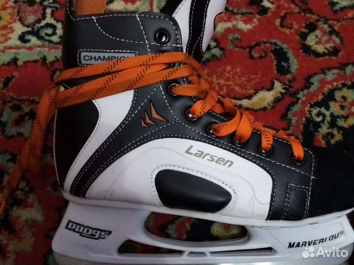 Коньки хоккейные