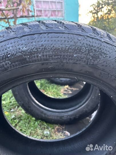 Kumho I'Zen RV Stud KC16 225/60 R17