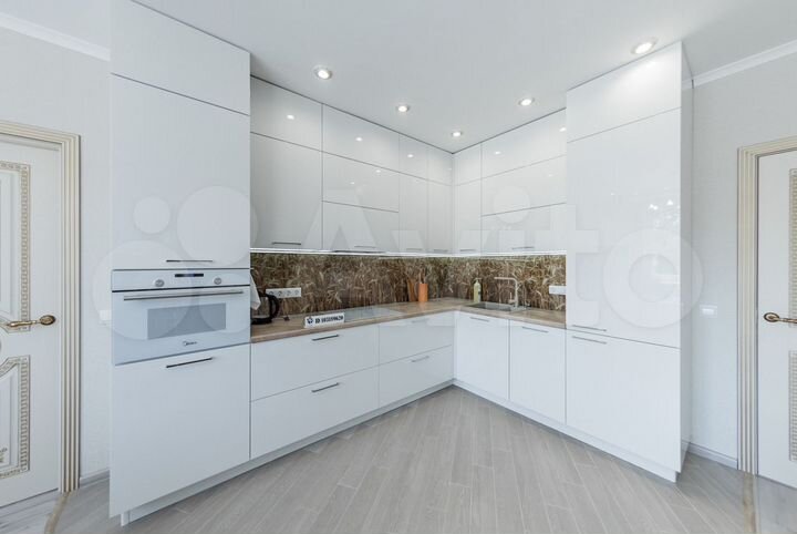 2-к. квартира, 60 м², 14/20 эт.