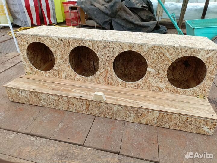 Гнездо для кур с яйцесборником