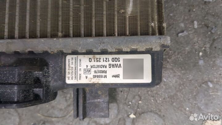 Радиатор охлаждения двигателя Volkswagen Jetta 7 2018, 2019