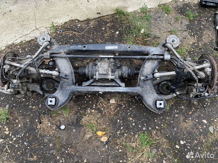 Mercedes C W205 Балка подвески задняя