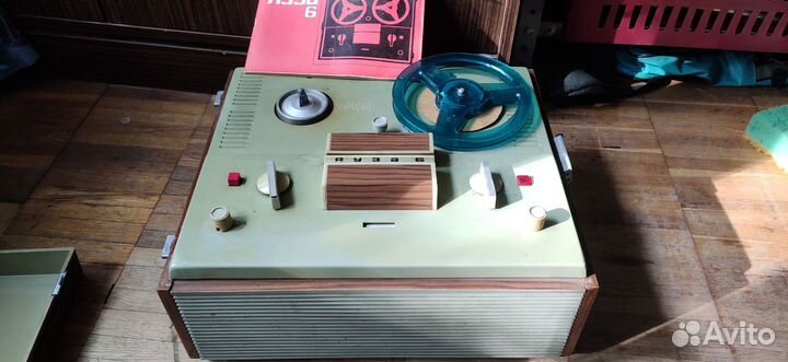 Магнитофоны и виниловые проигрыватели