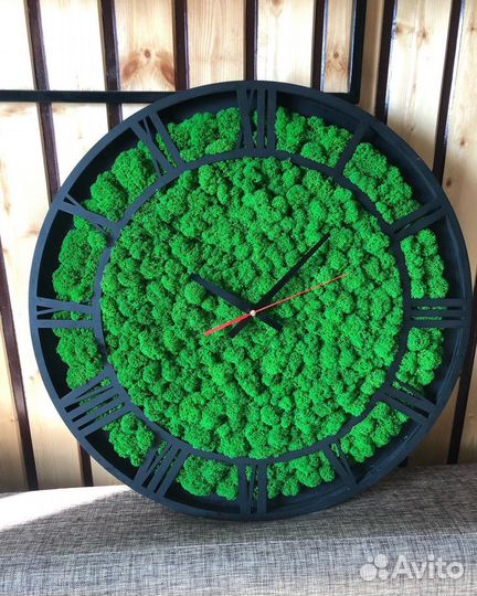 Часы со мхом