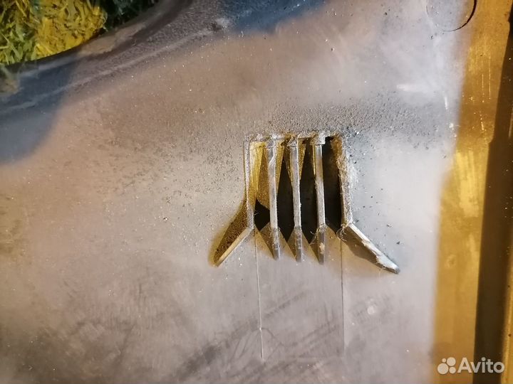 Декоративная крышка двс 14025-AA113 Subaru Legacy