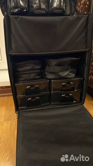 Чемодан на колесах для визажистов NYX