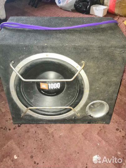 Сабвуфер JBL